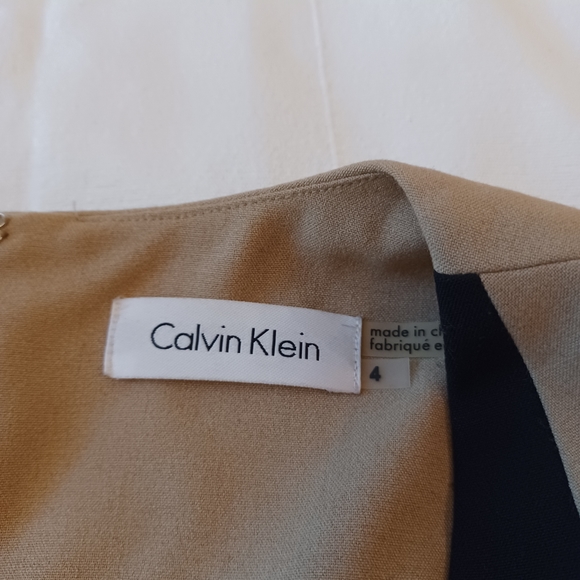 Dress - Picture 3 of 4